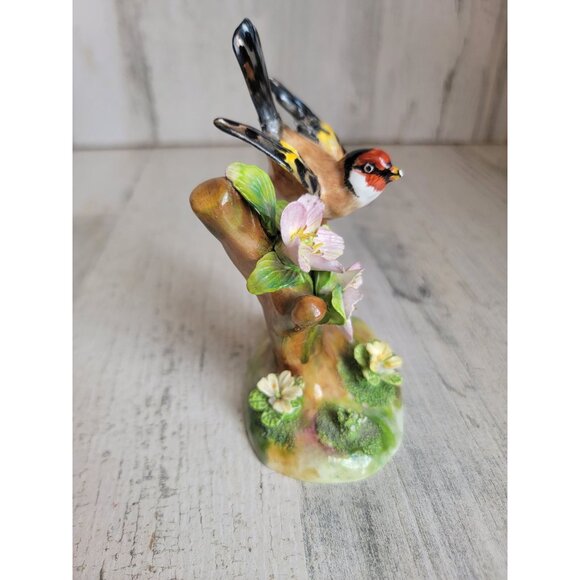 Staffordshire Goldfinch AS IS bone china figure - Picture 4 of 10